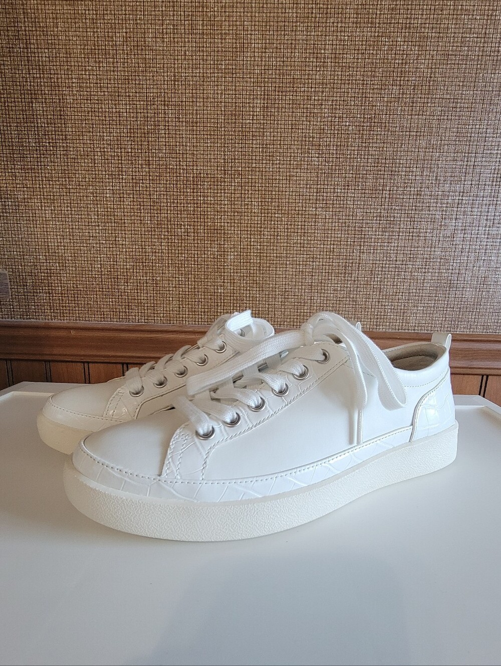 Vionic Winny White Low-Top Women’s Leather Sneakers Size 8 New Without Box - Picture 2 of 8
